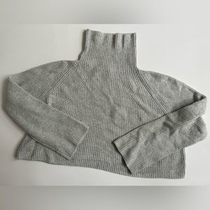Leith Cropped Turtleneck Size L